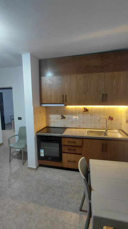 jepet me qera apartament 1+1 i mibiluar ne Ali Dem
