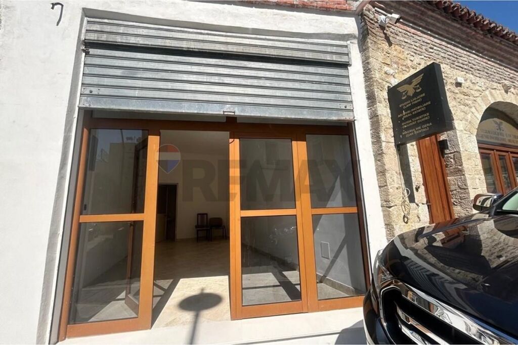 🏢 DYQAN ME QIRA PRANË MURADIES – VLORË