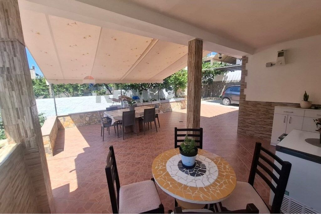 SHTËPI PRIVATE 2+1 PËR QIRA – LUNGOMARE, VLORË