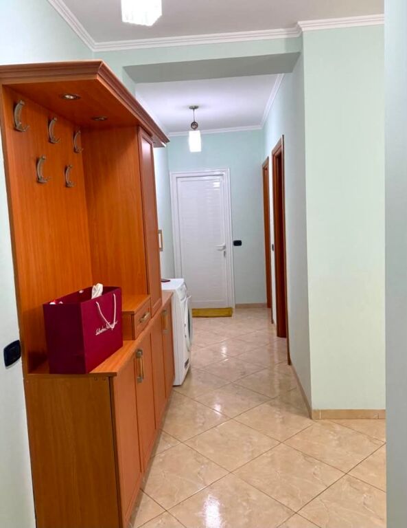 2+1 apartment for rent in Brryli, 50000 lek per month