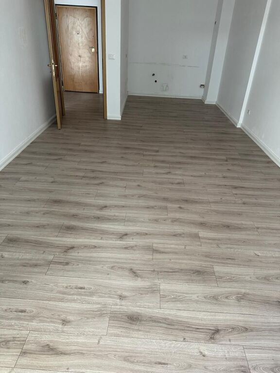 Zyre me Qira Ish Ekspozita Tirane