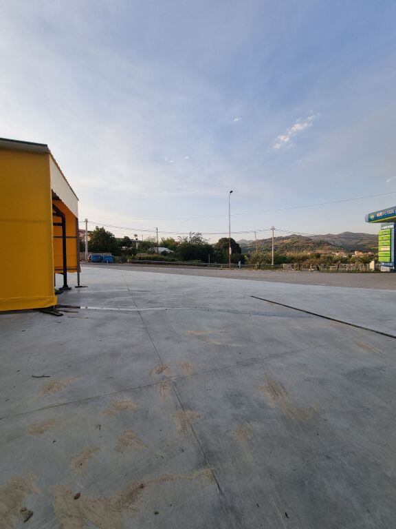 Ndroq For rent  Special automatic car wash  Price 100,000 lek net