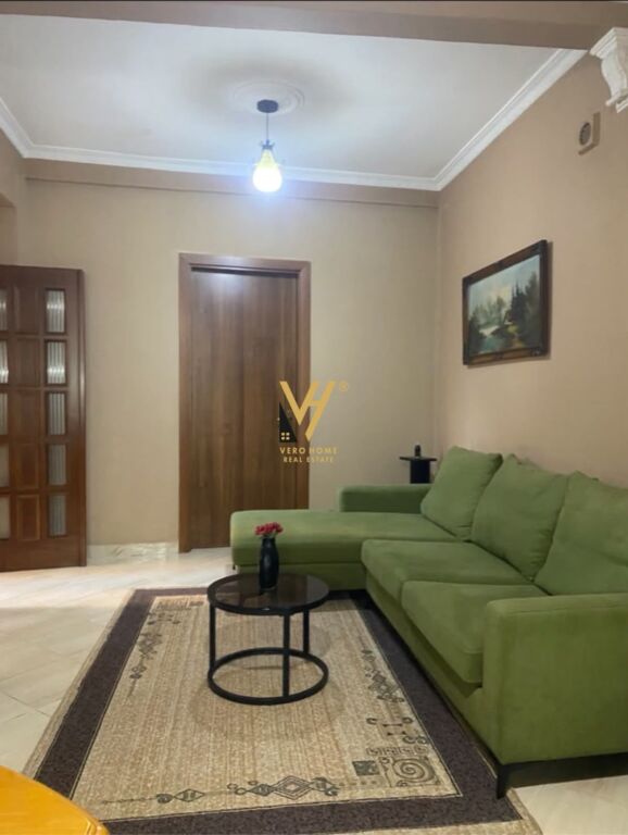 JEPET APARTAMENT 1+1 ME QIRA TE RRUGA E DIBRES 50.000 LEKE