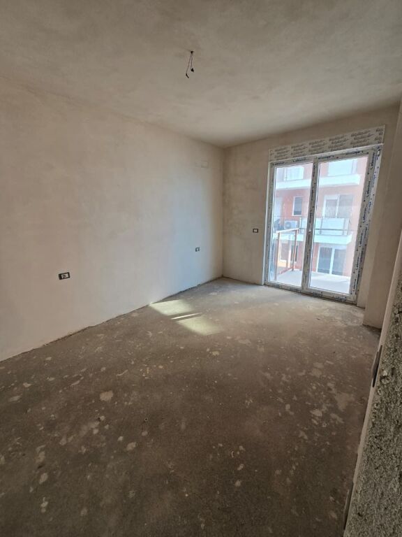 📌 SHITET APARTAMENT 1+1 – RANA E HEDHUN