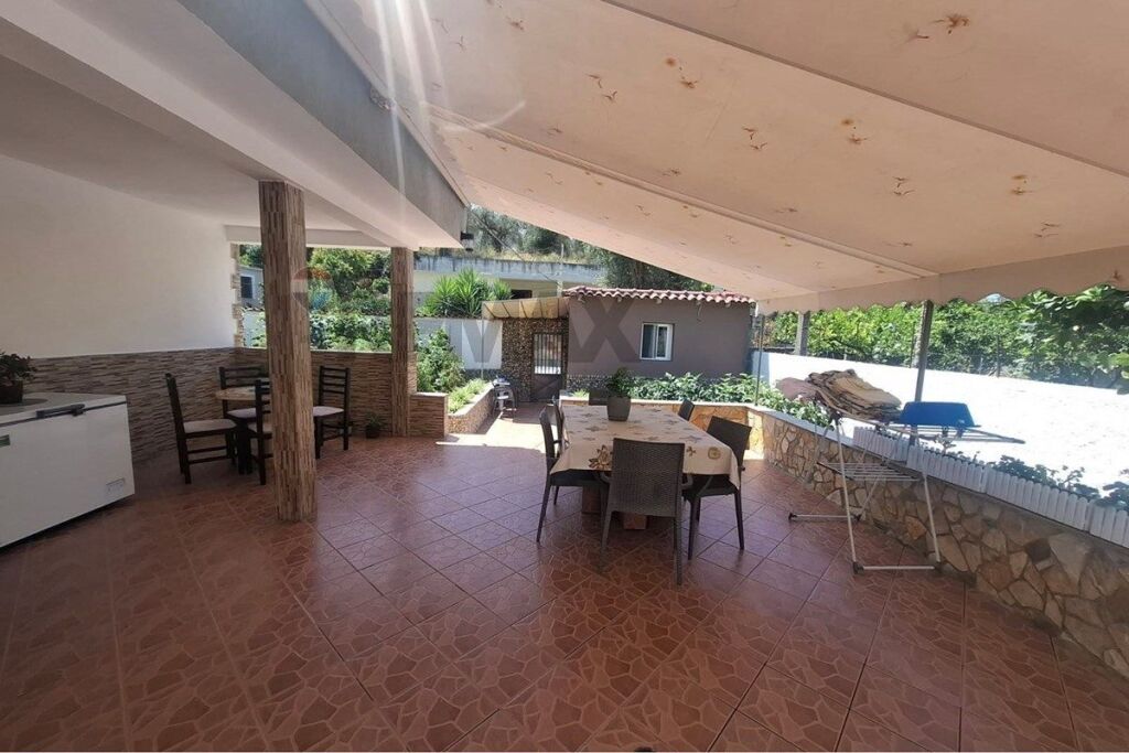 SHTËPI PRIVATE 2+1 PËR QIRA – LUNGOMARE, VLORË