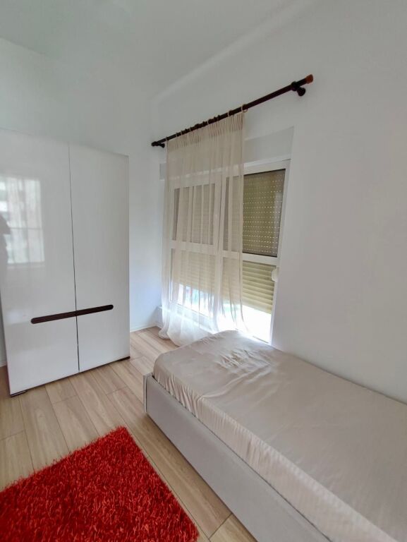 Jepet me qira 2+1 ne Komp Mangalem /Ali Dem