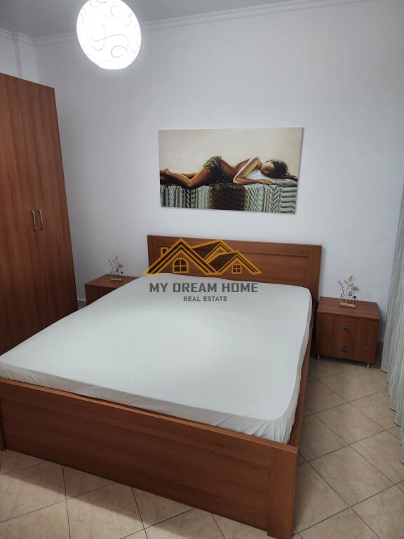 SHITET APARTAMENT PRAN KOMPLEKS EKA PLAZH DURRES!