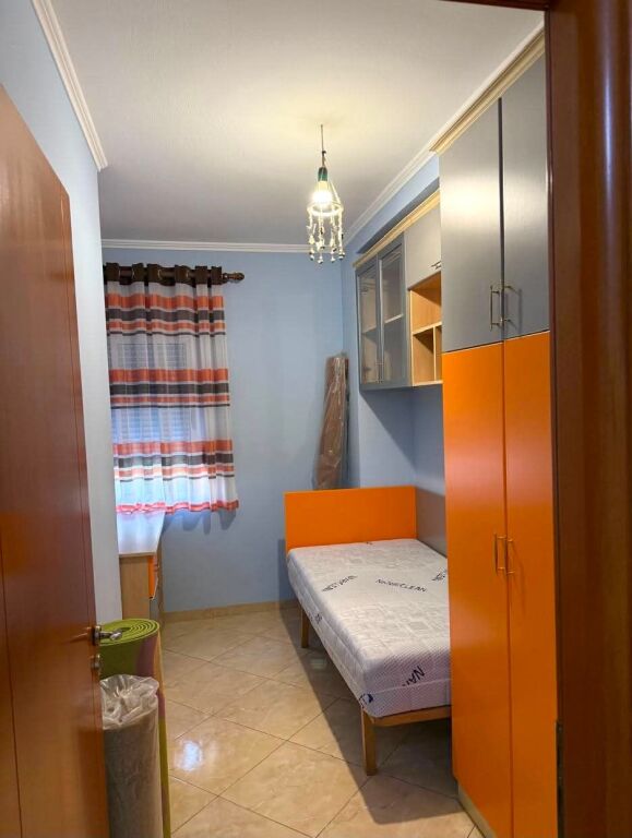 2+1 apartment for rent in Brryli, 50000 lek per month