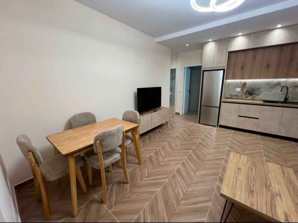 JEPET ME QERA APARTAMENT 2+1 + Parkim - SAUK I RI