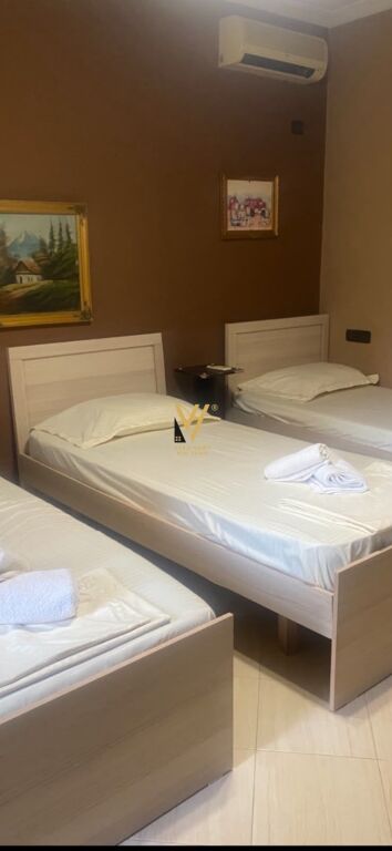 JEPET APARTAMENT 1+1 ME QIRA TE RRUGA E DIBRES 50.000 LEKE