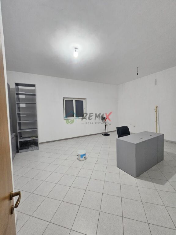🏢 JEPET ME QIRA AMBIENT BIZNESI – ISH-KËNETË, DURRËS