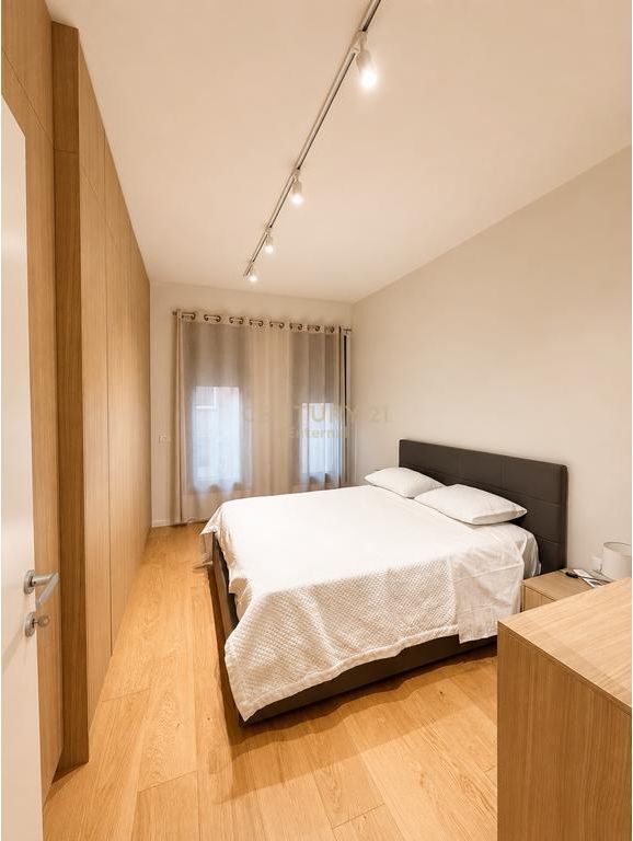 Rruga E Kosovareve - Jepet Me Qera 2+1+ Lavanderi Luxury I Investuar Me Detaje 1,300 € /Muaj