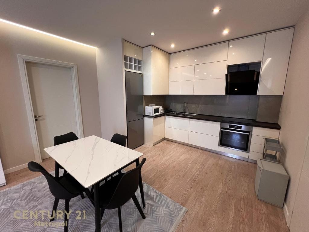 Japim me qira apartament 3+1+2 te Kompleksi Prestige! 1,081 € /Muaj 100,000 Lekë /Muaj
