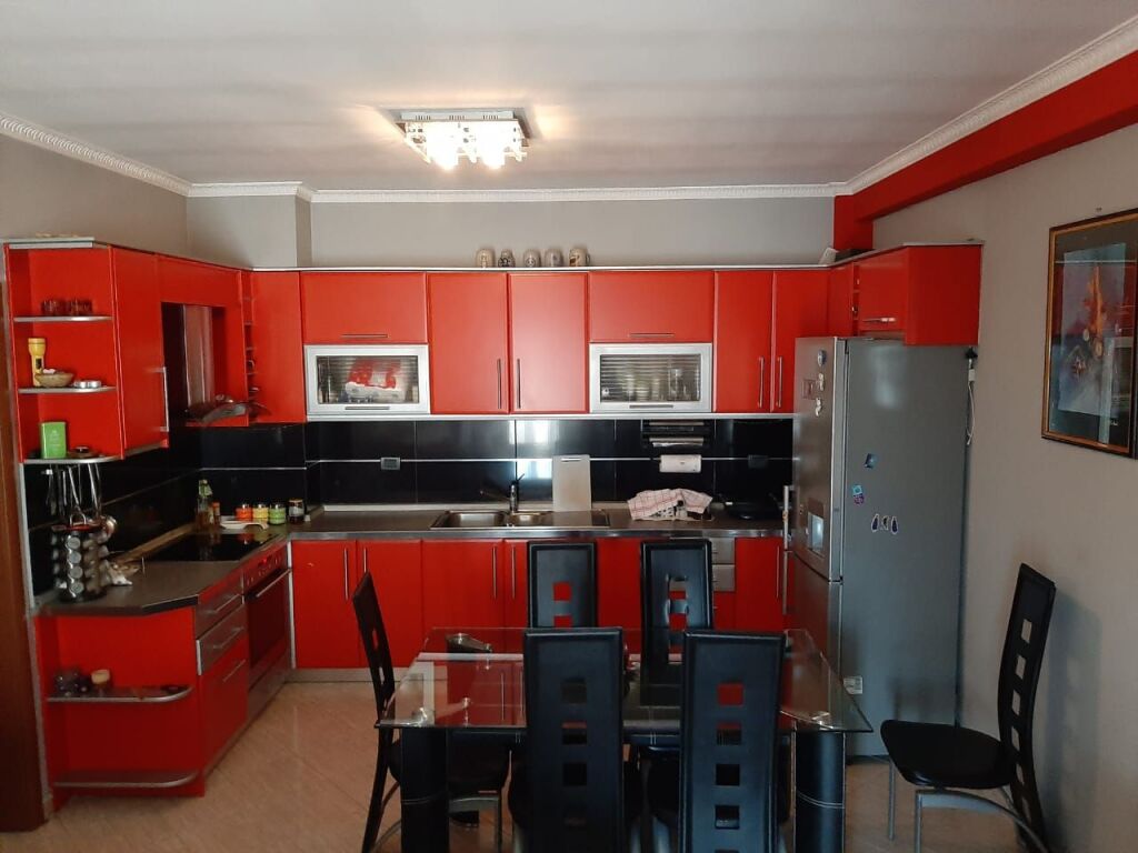 Affittasi 2+2 arredato con ascensore ad Astir 550000 lek