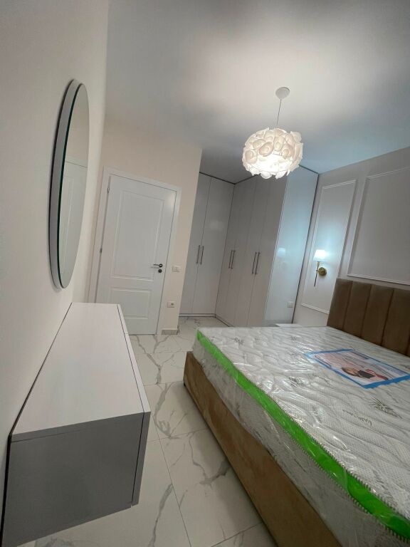 Shitet apartament 1+1 ne Yzberisht