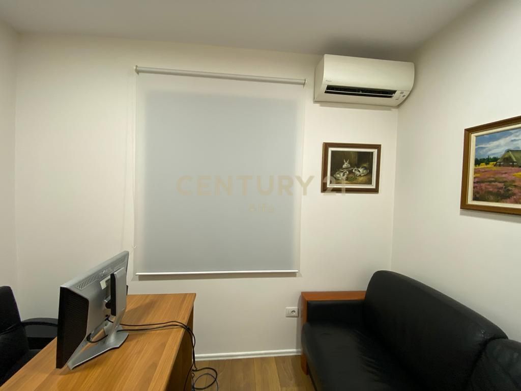 SHITET KLINIKË E KOMPLETUAR BASHKË ME AMBIENTIN – MYSLYM SHYRI !