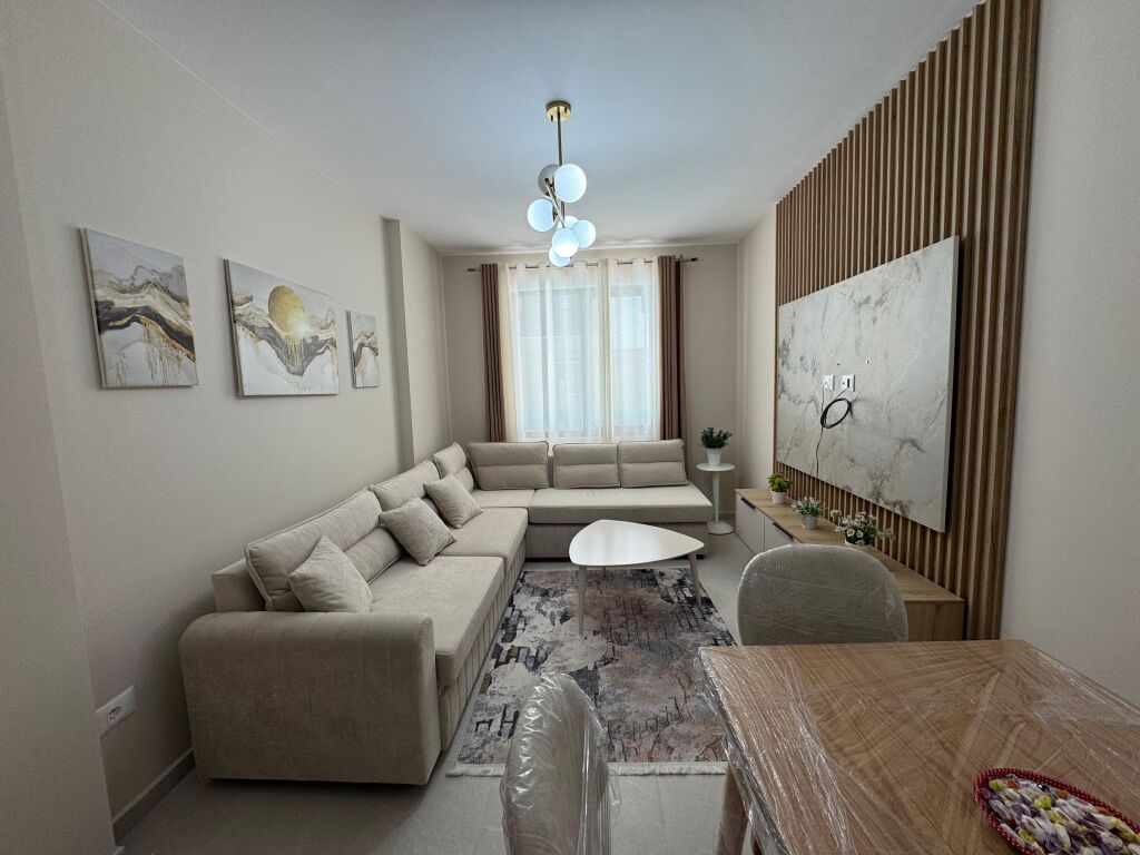 Shitet Apartament 1+1 Mali Robit