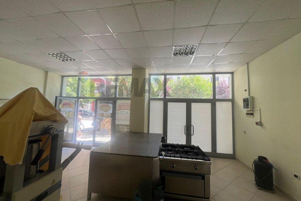 DYQAN PËR QIRA – RRUGA E ÇIPAJVE, VLORË