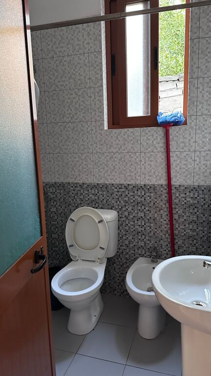 jepet pjese vile me qera ne zog te zi