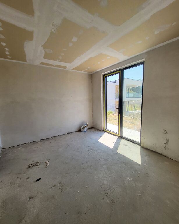 🏡 VILË NË SHITJE – FARKË, LISI I ARTË