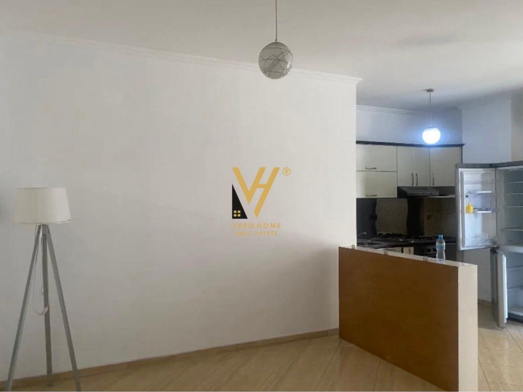 JEPET ZYRE 92 M2 ME QERA TE PAZARI I RI 60.000 LEKE