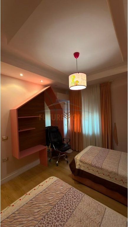 Affitto, Appartamento 2+1+2 + Posto Auto, Fresk, Tirana