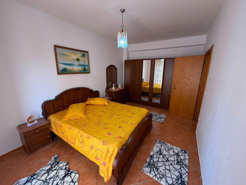 Shitet apartament 1+1+2 ballkone ne Plazh,Durres!