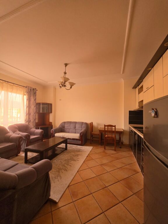 🏡Appartamento 2+1  📍Astir, vicino a 2 palme   🏢7° piano  🛗Con ascensore  💰Prezzo: 40.000 Leke/Mese  