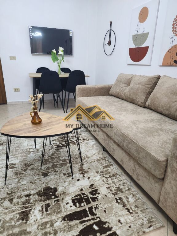 SHITET APARTAMENT PRAN KOMPLEKS EKA PLAZH DURRES!