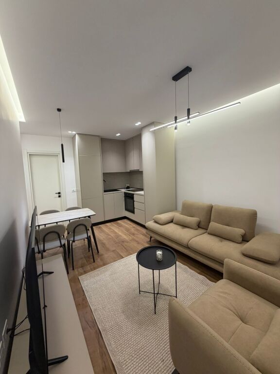 Rent | Apartament 1 + 1 | Fusha Aviacionit | 550 €/month