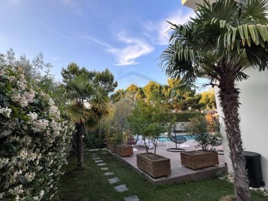 Qera, 2 Vila të bashkëngjitura, Vala Mar Residence, Hamallaj.