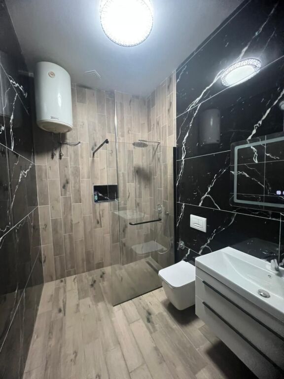 Shitet apartament 3+1  ne Plazh,Durres!