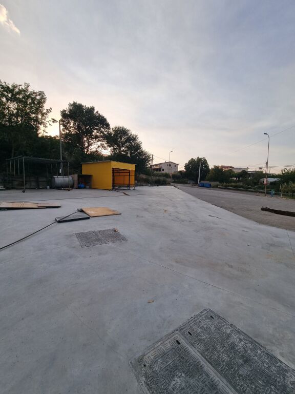 Ndroq For rent  Special automatic car wash  Price 100,000 lek net