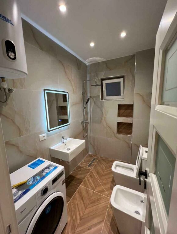 JEPET ME QERA APARTAMENT 2+1 + Parkim - SAUK I RI