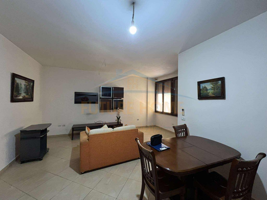 Affitto, Duplex, Comune di Parigi, Tirana