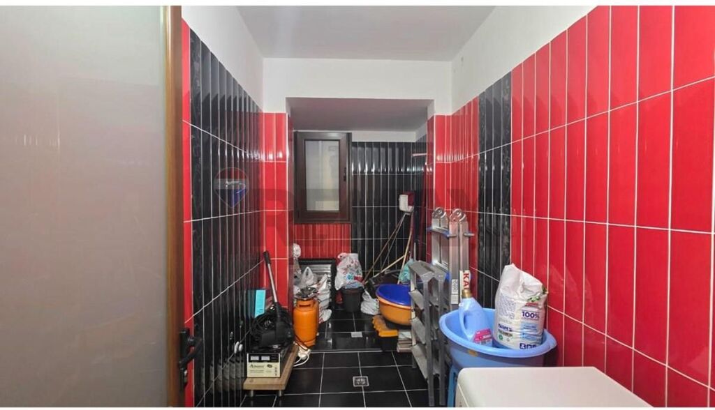 🏢 EXCLUSIVE BUSINESS PREMISES FOR RENT – LUNGOMARE, VLORË