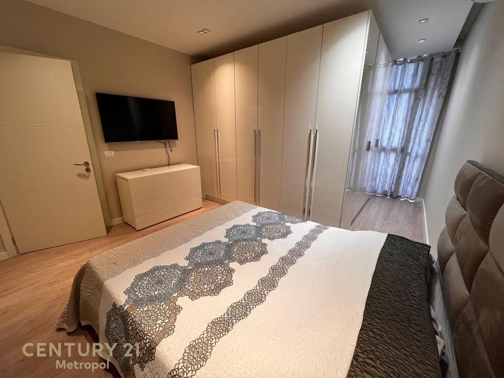 Japim me qira apartament 3+1+2 te Kompleksi Prestige! 1,081 € /Muaj 100,000 Lekë /Muaj