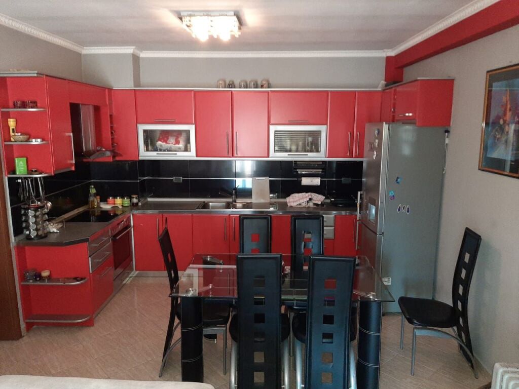 Affittasi 2+2 arredato con ascensore ad Astir 550000 lek