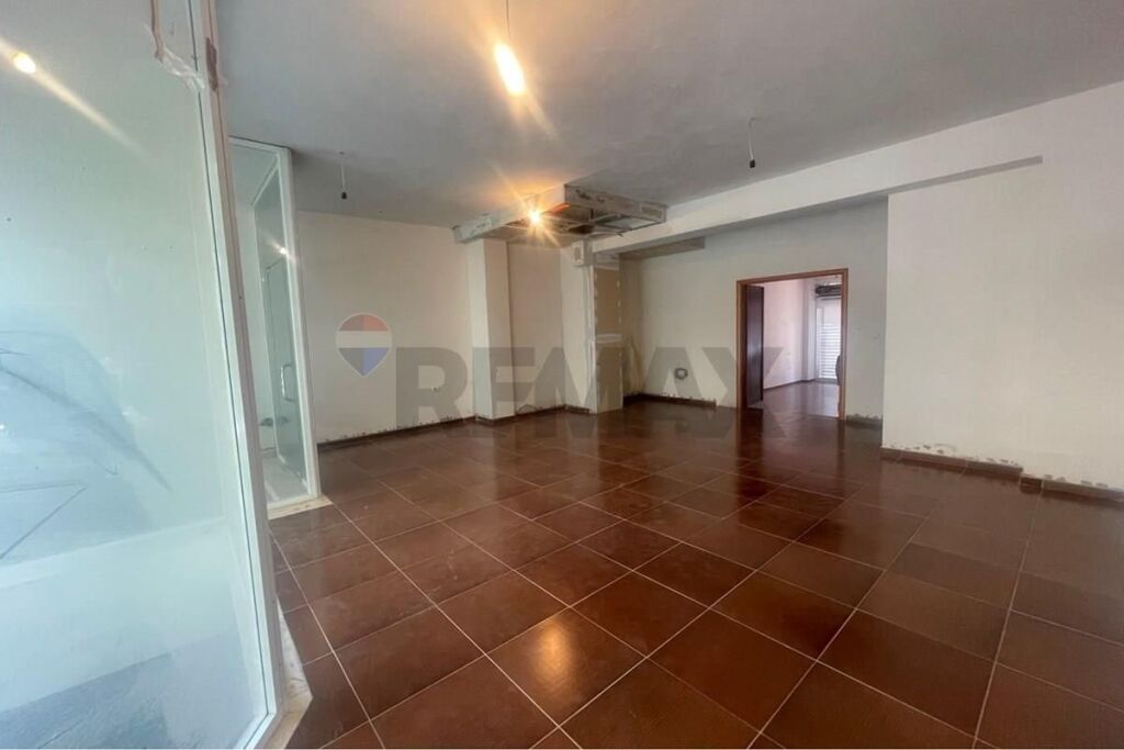 🏢 SHOP FOR RENT NEAR JUMBO – VLORË