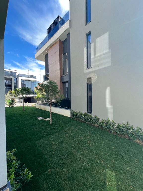 Villa for sale in Golem inside a residence !