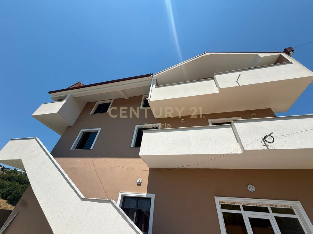 SECOND FLOOR OF A VILLA FOR RENT IN VAQARR