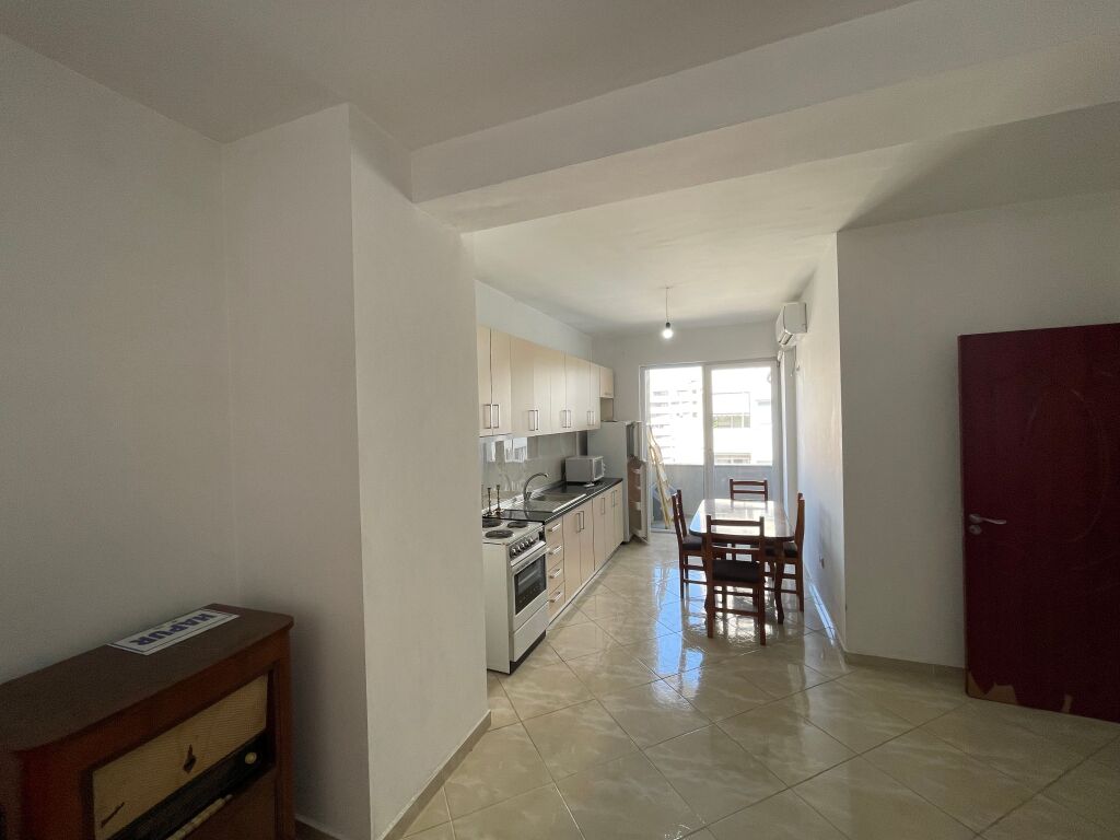 Apartament 1+1 per qira ne astir