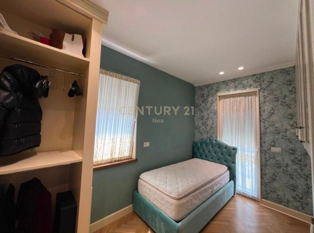 Japim me qira apartament 2+1+2 + post parkimi ne Teg