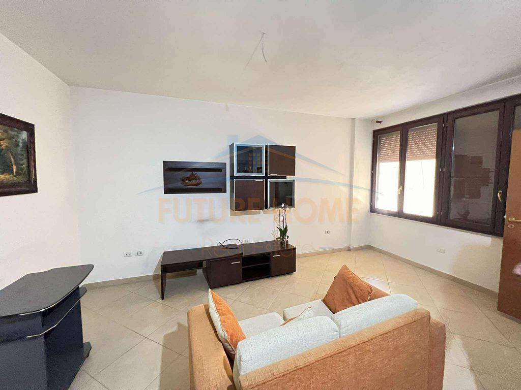 Affitto, Duplex, Comune di Parigi, Tirana