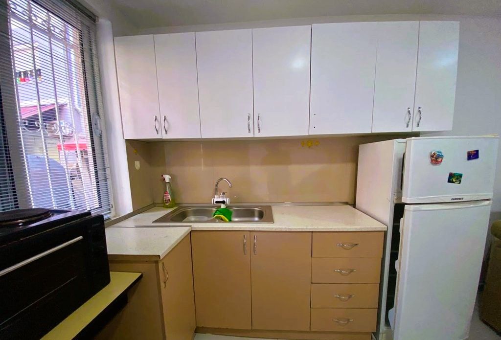 NE KOMUNEN E PARISIT PRANE KESH JAPIM ME QIRA STUDIO APARTAMENT