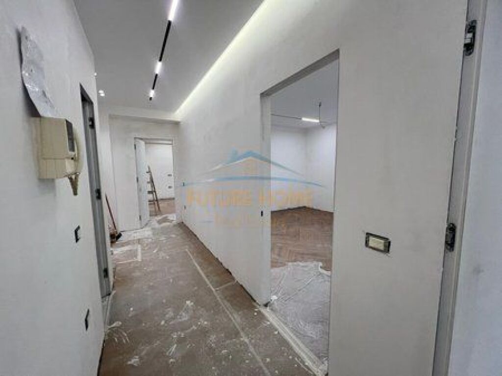 Shitet, Apartament 2+1+2, Ish Ekspozita,Tirane