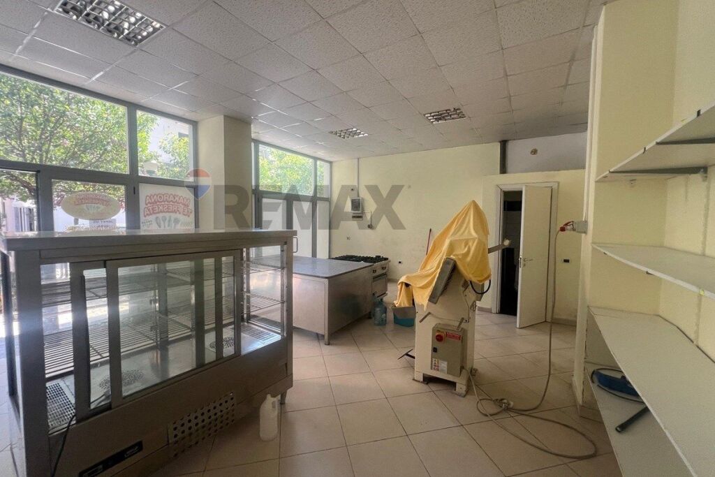 DYQAN PËR QIRA – RRUGA E ÇIPAJVE, VLORË