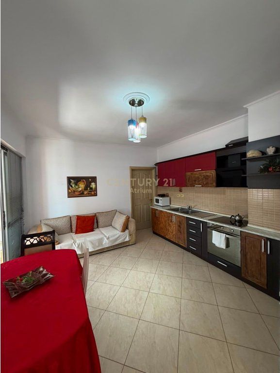 APARTAMENT 2+1+2 ME QERA , RRUGA FORTUZI!