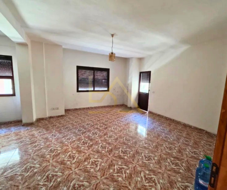 Appartamento 2+1+2 in Vendita – Spiaggia, Durrës | 10 Metri dal Mare