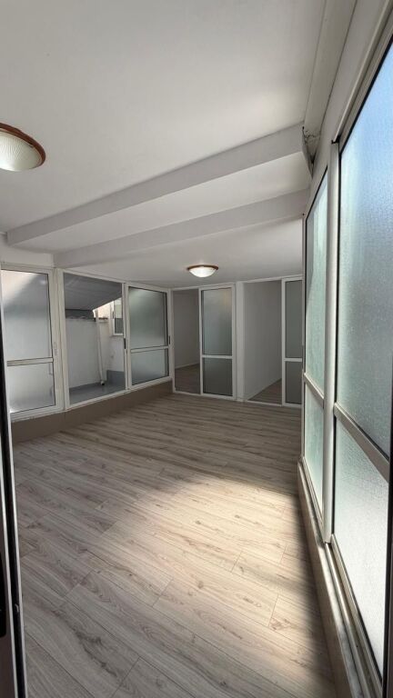 Zyre me Qira Ish Ekspozita Tirane